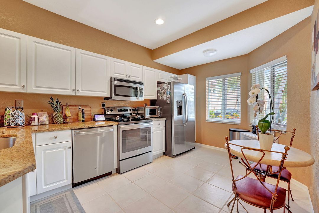 For Sale: $575,000 (3 beds, 2 baths, 1606 Square Feet)