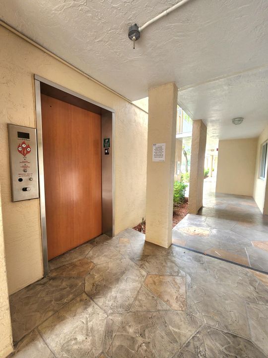 En Venta: $169,000 (2 camas, 2 baños, 1080 Pies cuadrados)