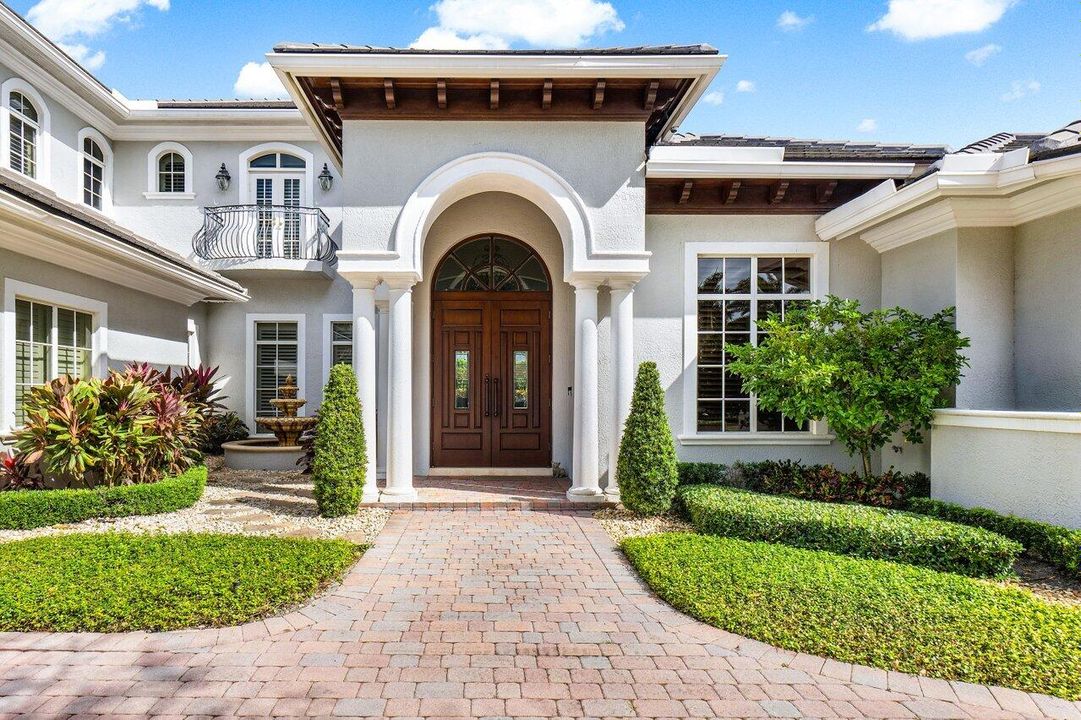 For Sale: $5,495,000 (5 beds, 6 baths, 4693 Square Feet)