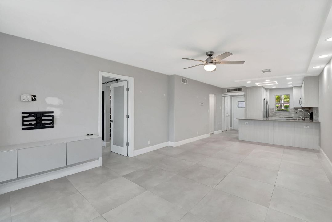 For Sale: $575,000 (2 beds, 2 baths, 1056 Square Feet)