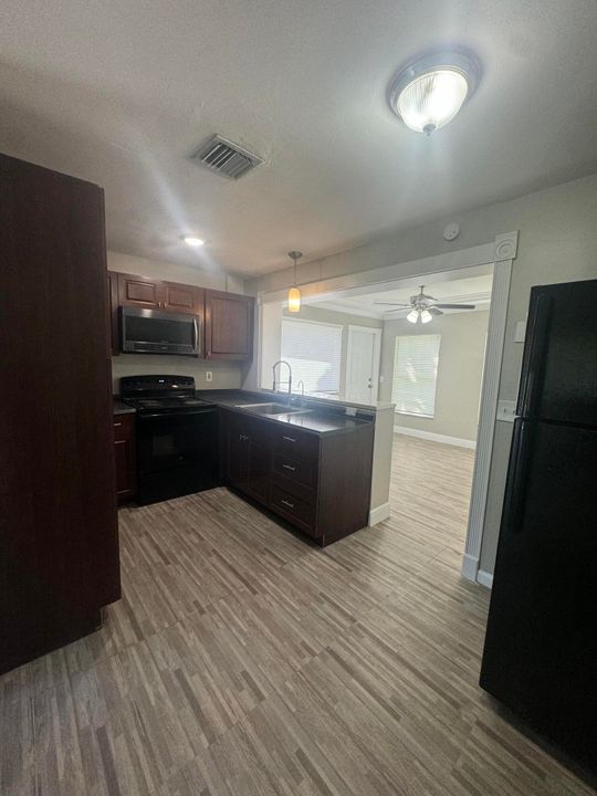 For Rent: $2,100 (1 beds, 2 baths, 1536 Square Feet)