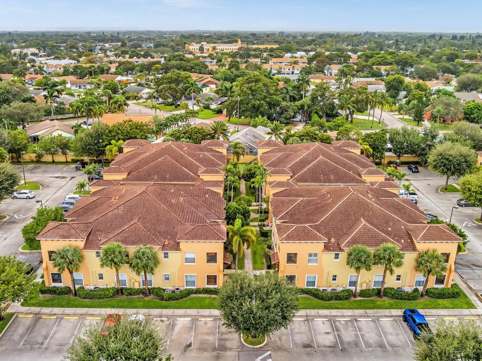 For Sale: $279,000 (3 beds, 2 baths, 1267 Square Feet)