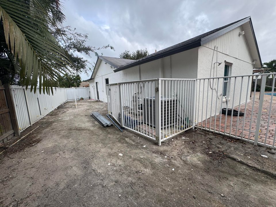 For Rent: $3,900 (3 beds, 2 baths, 1541 Square Feet)