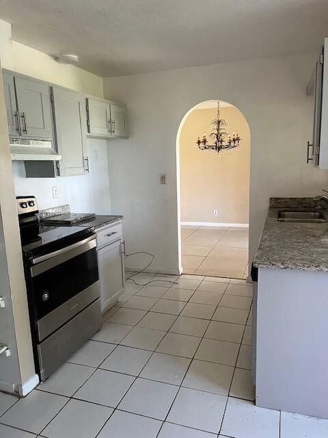 Active With Contract: $2,500 (3 beds, 2 baths, 1306 Square Feet)