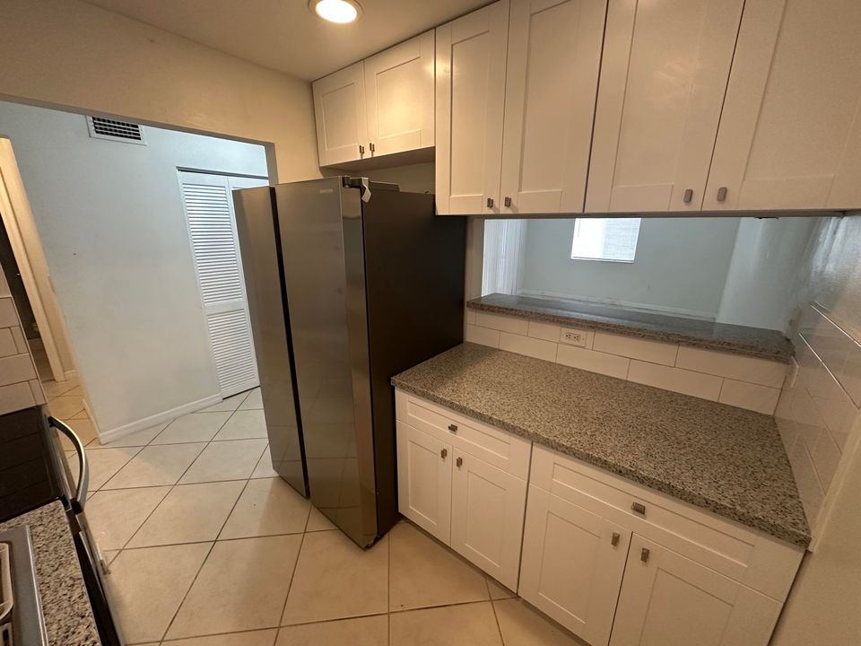 For Rent: $1,600 (1 beds, 1 baths, 616 Square Feet)