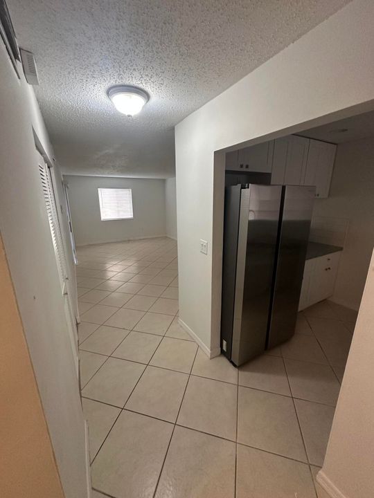 For Rent: $1,600 (1 beds, 1 baths, 616 Square Feet)