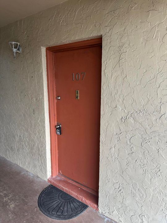 For Rent: $1,600 (1 beds, 1 baths, 616 Square Feet)