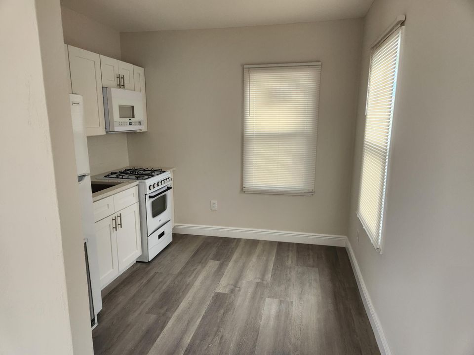 For Rent: $1,500 (1 beds, 1 baths, 680 Square Feet)