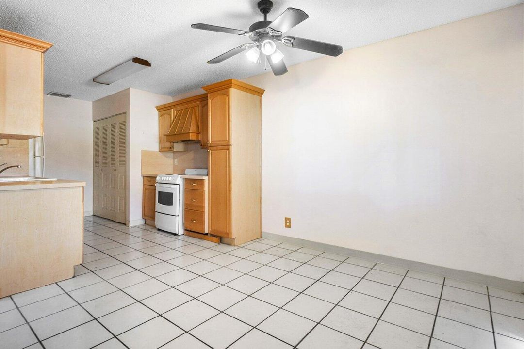 For Sale: $249,000 (2 beds, 2 baths, 1250 Square Feet)