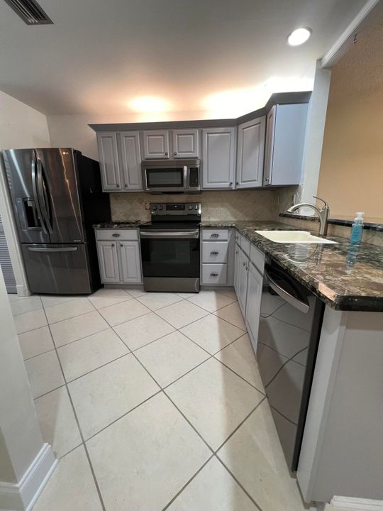 For Rent: $3,250 (3 beds, 2 baths, 1458 Square Feet)