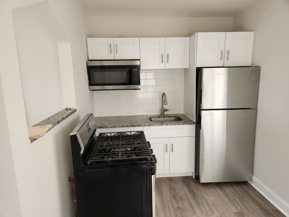 For Rent: $1,795 (1 beds, 1 baths, 800 Square Feet)