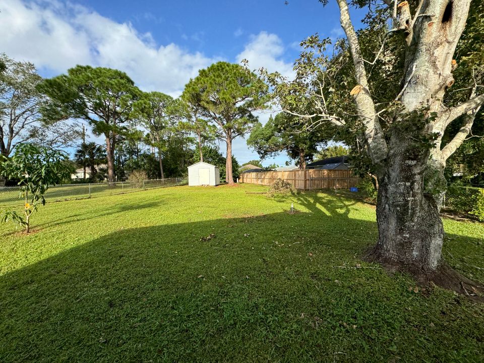 For Sale: $295,000 (3 beds, 2 baths, 1414 Square Feet)