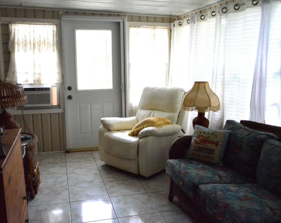 For Sale: $178,000 (3 beds, 2 baths, 1235 Square Feet)