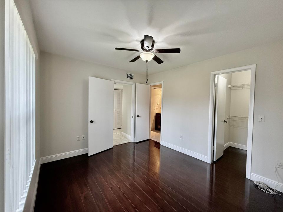 For Rent: $2,250 (2 beds, 2 baths, 904 Square Feet)