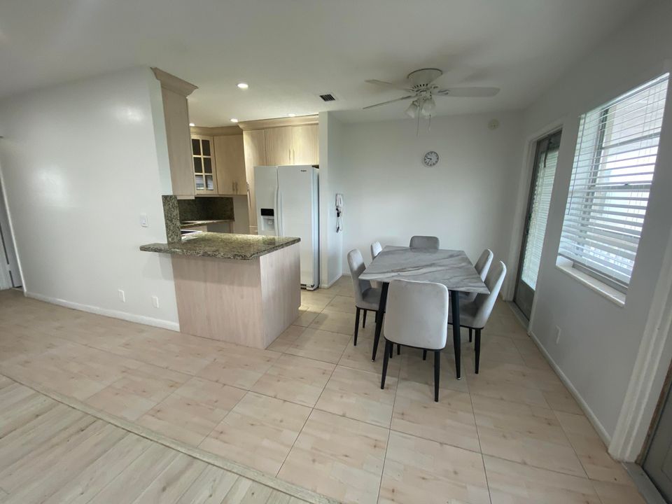 For Rent: $2,100 (2 beds, 1 baths, 798 Square Feet)