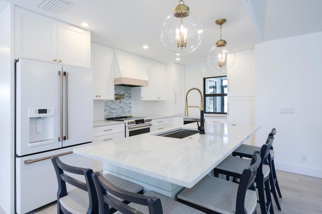 For Sale: $1,195,000 (3 beds, 2 baths, 1706 Square Feet)