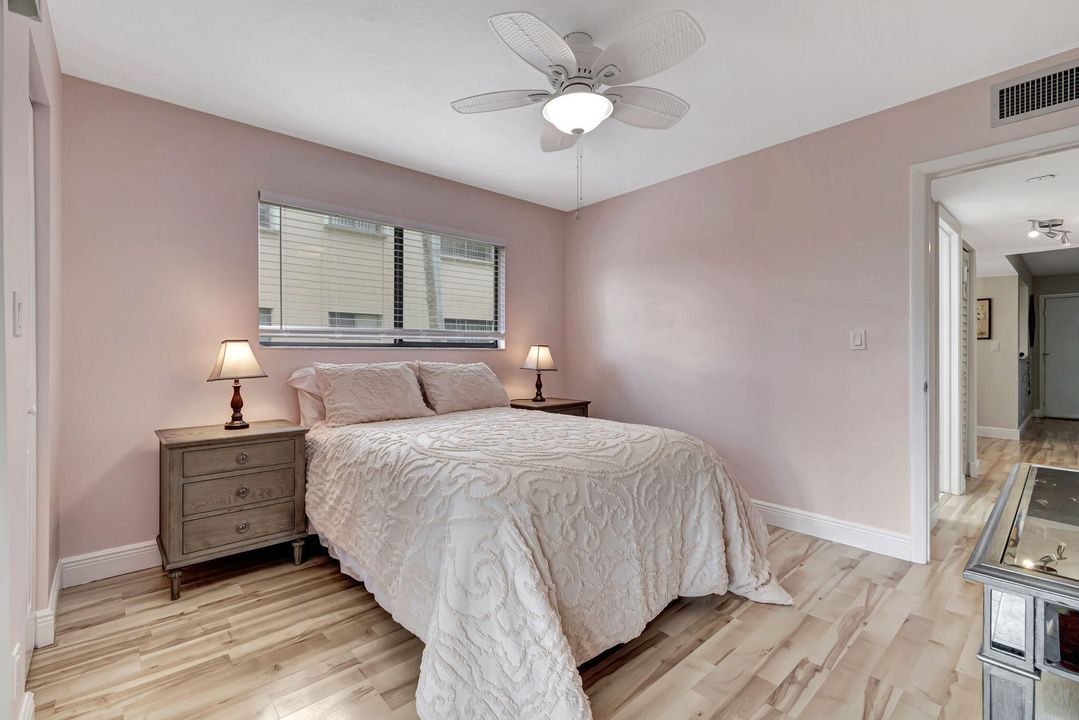 For Sale: $250,000 (2 beds, 2 baths, 1150 Square Feet)