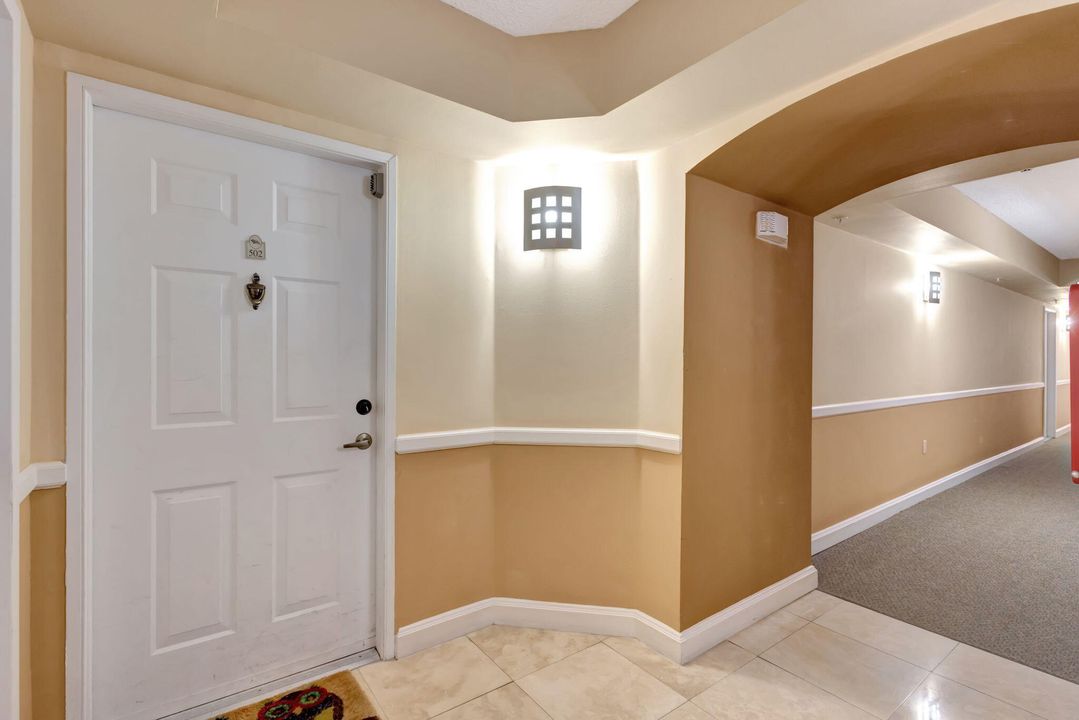 For Sale: $449,000 (2 beds, 1 baths, 1010 Square Feet)