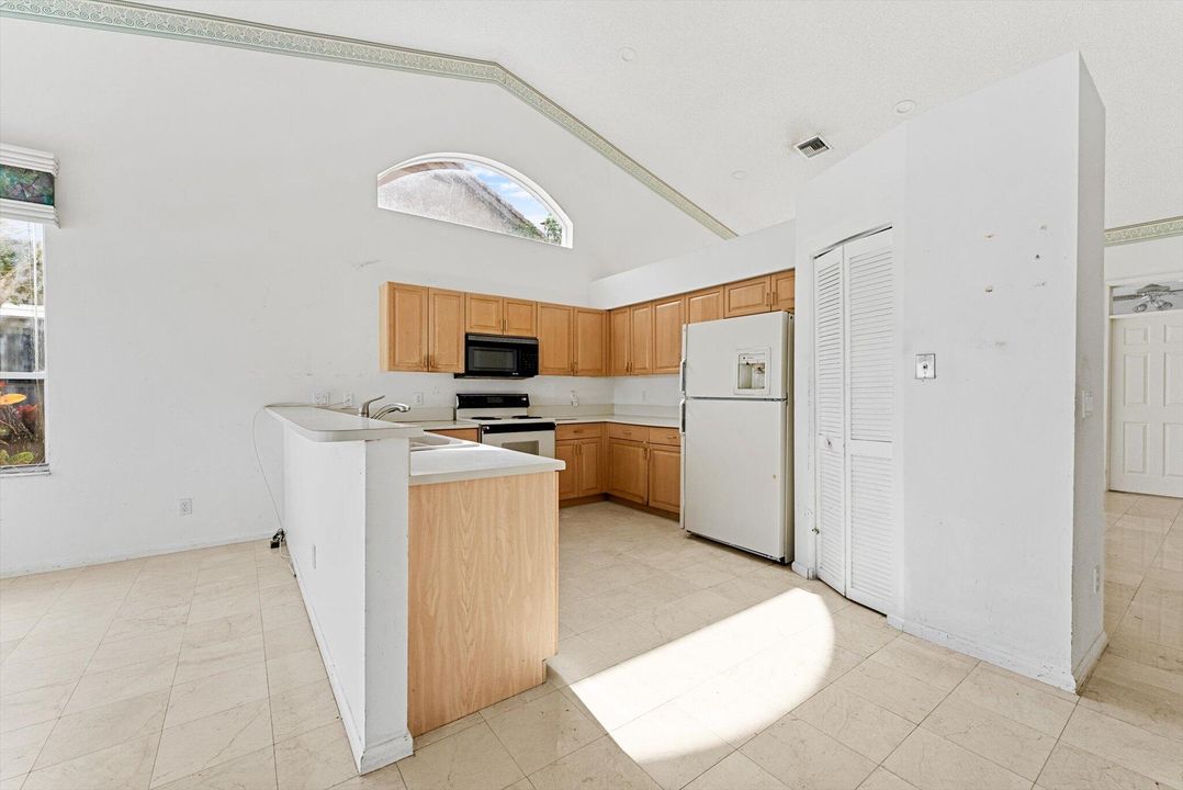 For Sale: $235,000 (3 beds, 2 baths, 2095 Square Feet)