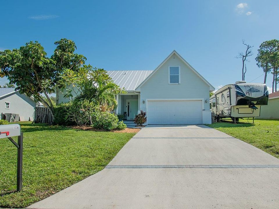 For Sale: $365,000 (3 beds, 2 baths, 1479 Square Feet)