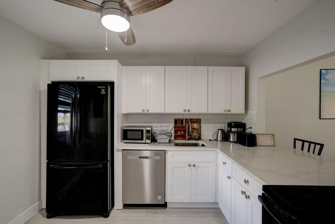 For Sale: $265,000 (2 beds, 2 baths, 1023 Square Feet)