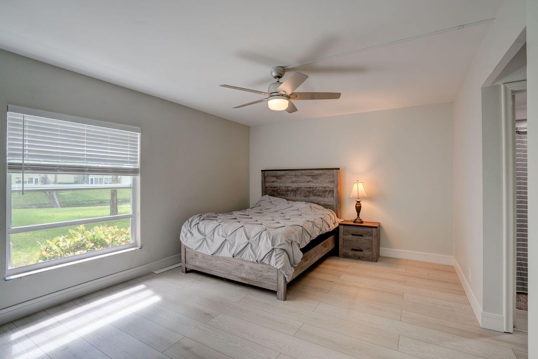 For Sale: $265,000 (2 beds, 2 baths, 1023 Square Feet)