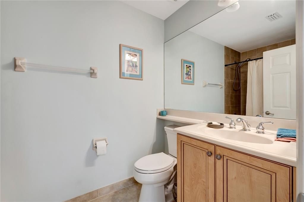 For Sale: $439,900 (2 beds, 2 baths, 1724 Square Feet)