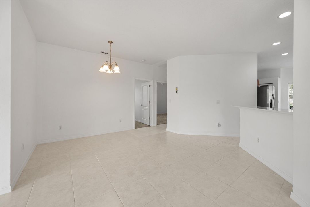 For Sale: $312,000 (3 beds, 2 baths, 1532 Square Feet)