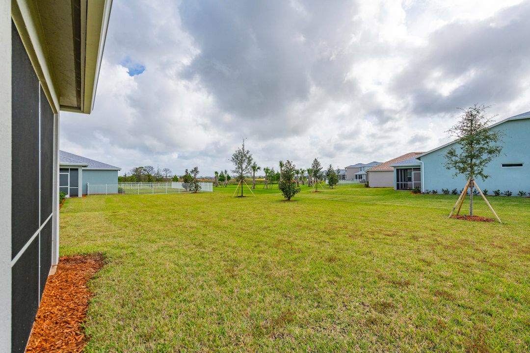 For Sale: $435,000 (3 beds, 2 baths, 1695 Square Feet)