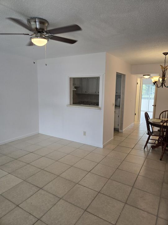 For Rent: $1,550 (1 beds, 1 baths, 585 Square Feet)