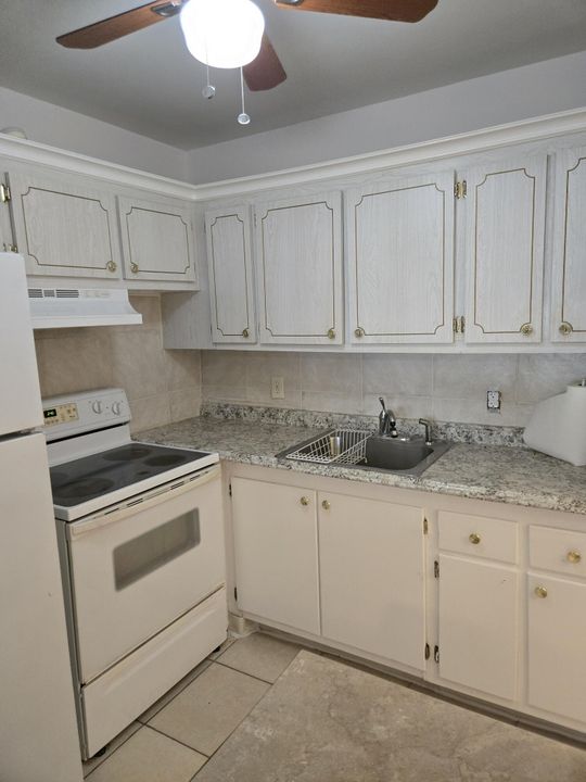 For Rent: $1,550 (1 beds, 1 baths, 585 Square Feet)