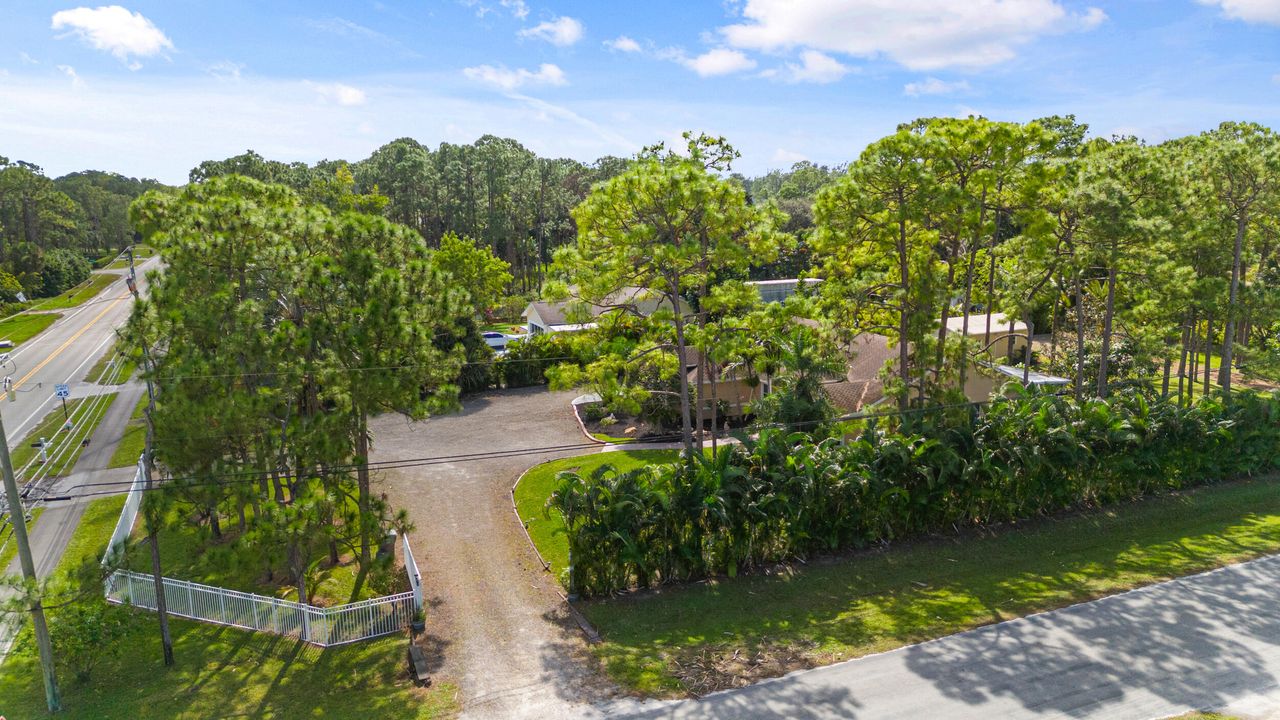 For Sale: $775,000 (3 beds, 2 baths, 2344 Square Feet)