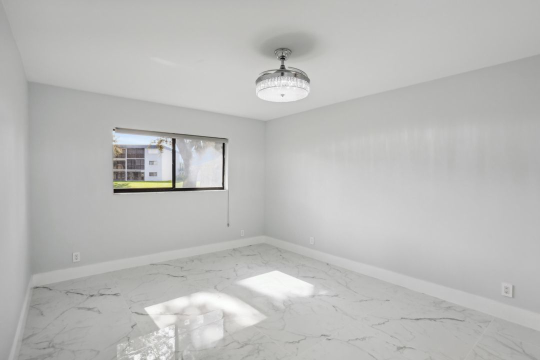 For Sale: $329,000 (2 beds, 2 baths, 1348 Square Feet)