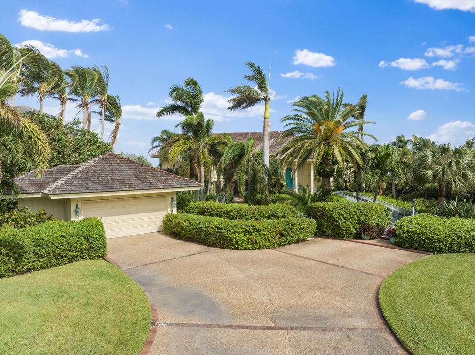 For Sale: $5,950,000 (3 beds, 3 baths, 5313 Square Feet)