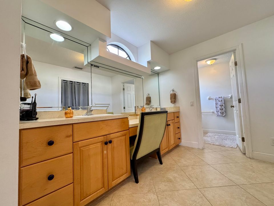 For Sale: $414,500 (3 beds, 2 baths, 1716 Square Feet)