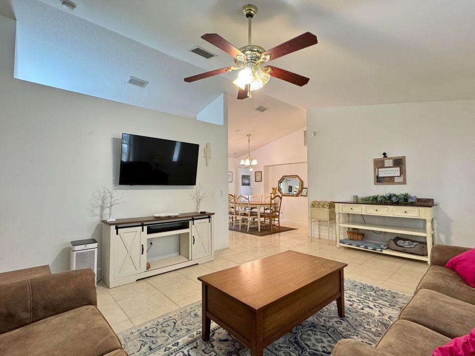 For Sale: $414,500 (3 beds, 2 baths, 1716 Square Feet)