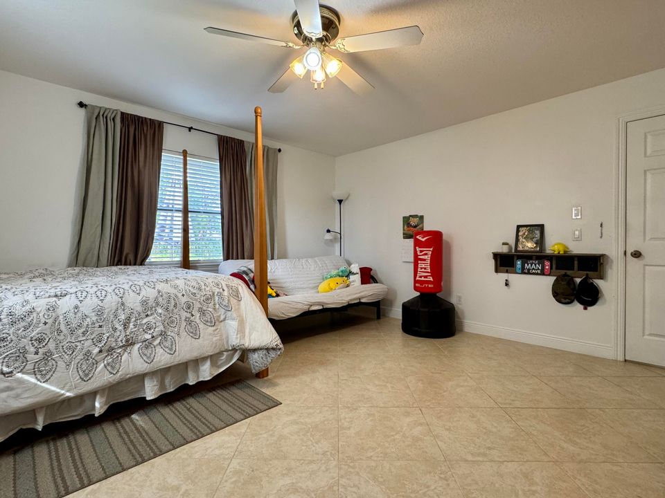 For Sale: $414,500 (3 beds, 2 baths, 1716 Square Feet)