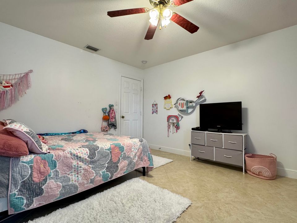 For Sale: $414,500 (3 beds, 2 baths, 1716 Square Feet)