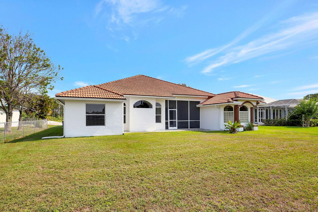 For Sale: $539,000 (4 beds, 2 baths, 2543 Square Feet)