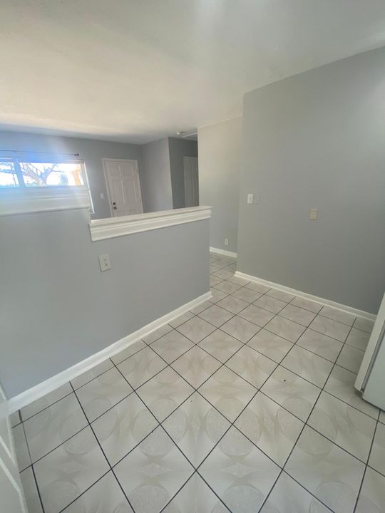 For Rent: $1,875 (2 beds, 1 baths, 1122 Square Feet)