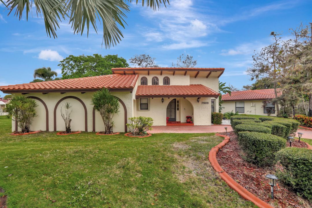 For Sale: $495,000 (3 beds, 2 baths, 2293 Square Feet)