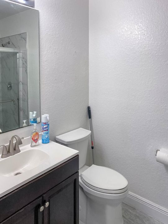 For Rent: $2,400 (2 beds, 2 baths, 1221 Square Feet)