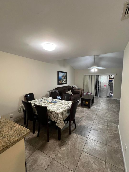 For Sale: $355,000 (2 beds, 2 baths, 1049 Square Feet)