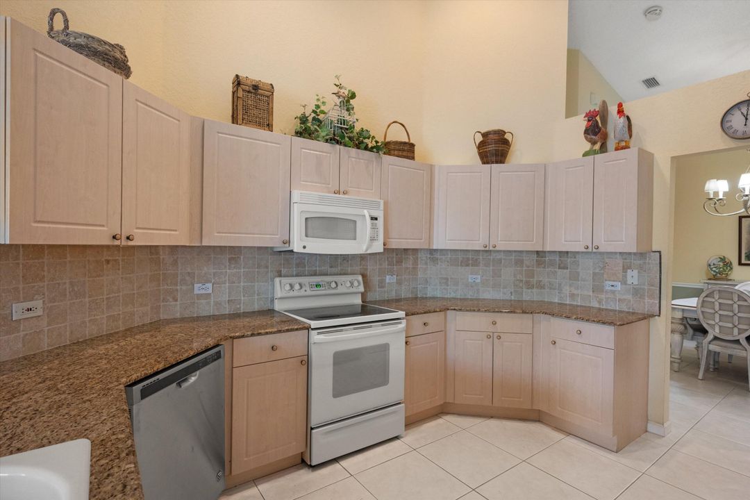 For Sale: $359,000 (3 beds, 2 baths, 1960 Square Feet)