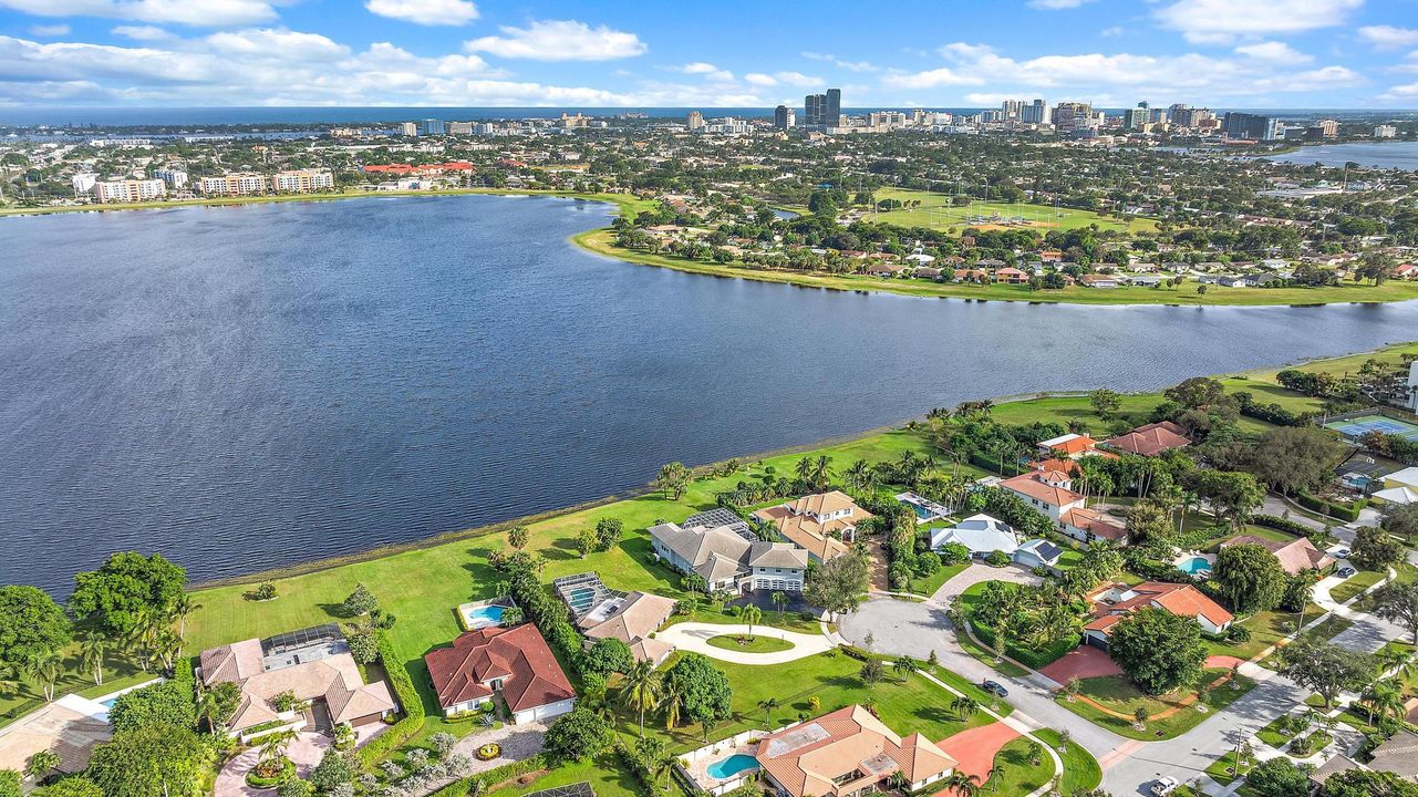 For Sale: $2,000,000 (3 beds, 3 baths, 2247 Square Feet)