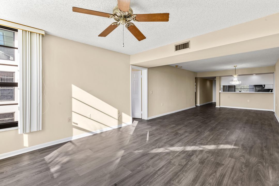 For Sale: $299,950 (2 beds, 2 baths, 1442 Square Feet)