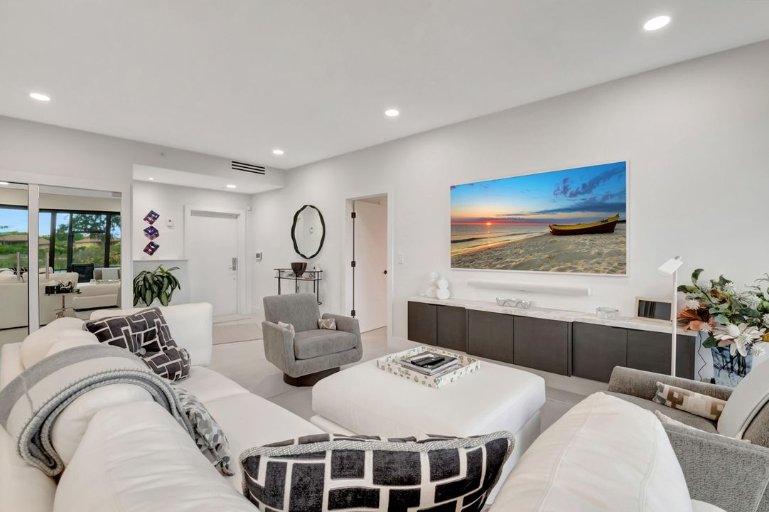 Active With Contract: $699,000 (2 beds, 2 baths, 1255 Square Feet)