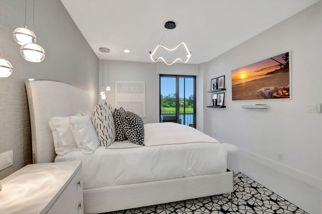 Active With Contract: $699,000 (2 beds, 2 baths, 1255 Square Feet)