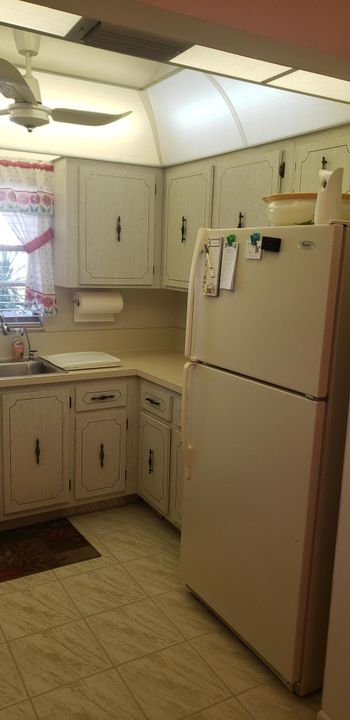 For Sale: $225,000 (2 beds, 2 baths, 1186 Square Feet)