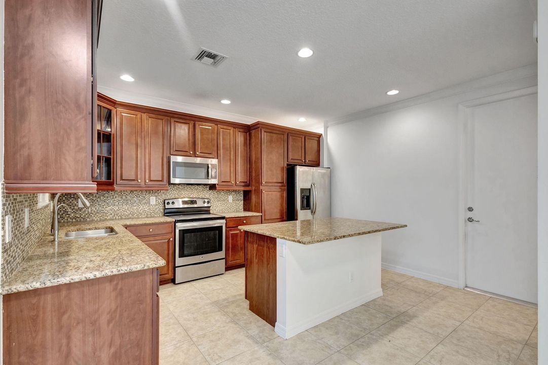 For Sale: $529,900 (3 beds, 2 baths, 1626 Square Feet)